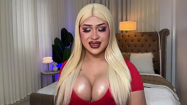 Snapshot of Your_Majesty_Tyra chatting on March 23, 2025, 5:00 am Your Majesty Tyra online show from March 23, 2025, 5:00 am