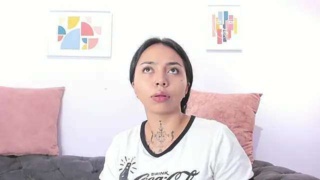 Snapshot of miss_soffi_ chatting on January 17, 2025, 12:10 pm miss soffi online show from January 17, 2025, 12:10 pm