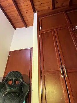 Snapshot of loolla_23 chatting on February 25, 2025, 12:47 am loolla 23 online show from February 25, 2025, 12:47 am