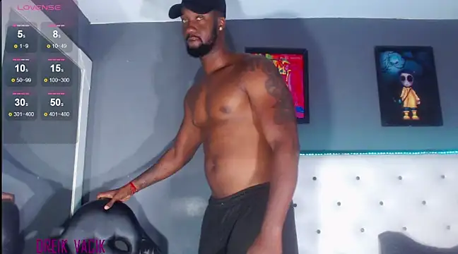 blackdrey18 online show from December 10, 2024, 1:33 pm