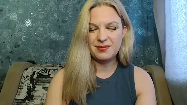 BlondeFox online show from December 3, 2025, 5:04 am