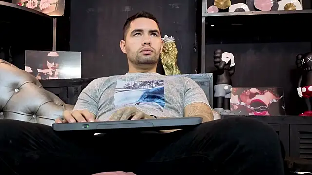 Snapshot of matteosantos chatting on October 25, 2025, 11:29 am matteosantos online show from October 25, 2025, 11:29 am