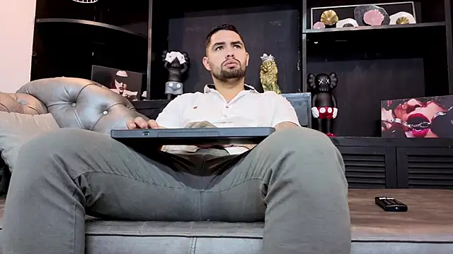 Snapshot of matteosantos chatting on November 11, 2025, 11:54 am matteosantos online show from November 11, 2025, 11:54 am