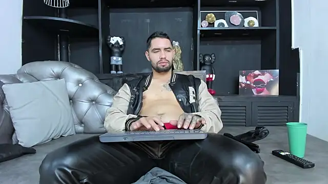 Snapshot of matteosantos chatting on November 14, 2025, 11:53 am matteosantos online show from November 14, 2025, 11:53 am