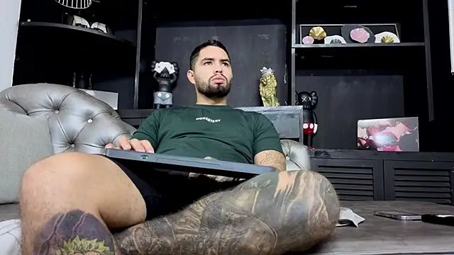 Snapshot of matteosantos chatting on December 14, 2025, 11:59 am matteosantos online show from December 14, 2025, 11:59 am