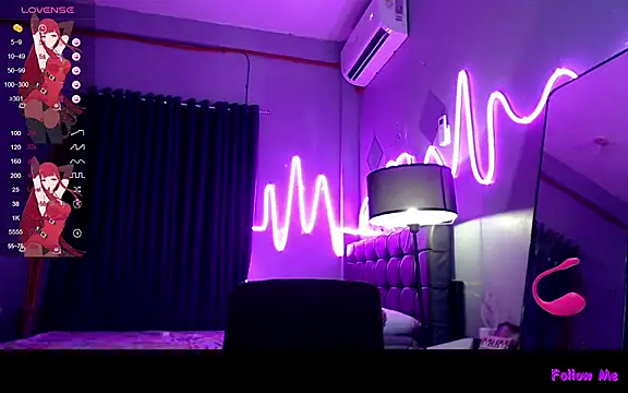 DivaMooree online show from October 5, 2025, 2:32 am