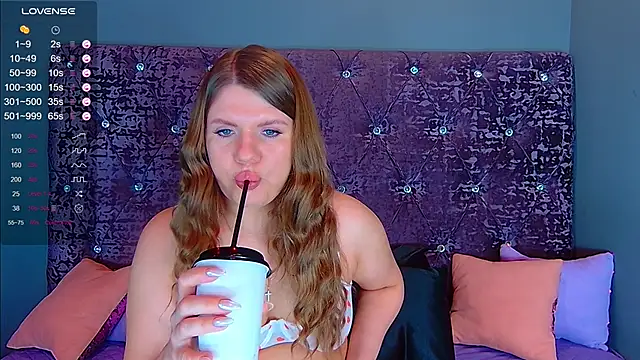 Snapshot of NoraBigAss chatting on February 11, 2025, 1:31 am NoraBigAss online show from February 11, 2025, 1:31 am