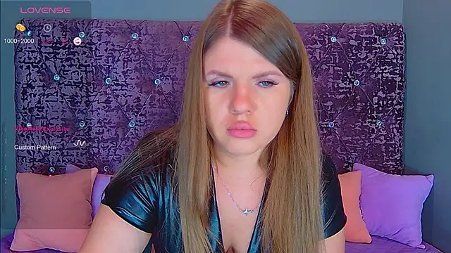 Snapshot of NoraBigAss chatting on March 4, 2025, 1:55 am NoraBigAss online show from March 4, 2025, 1:55 am