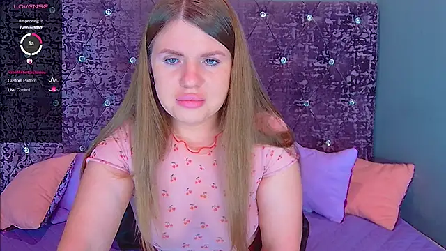 Snapshot of NoraBigAss chatting on March 19, 2025, 12:04 am NoraBigAss online show from March 19, 2025, 12:04 am