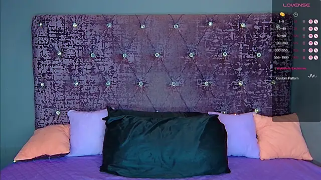 Snapshot of NoraBigAss chatting on November 7, 2025, 2:11 am NoraBigAss online show from November 7, 2025, 2:11 am