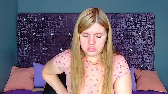 Snapshot of NoraBigAss chatting on November 10, 2025, 1:04 am NoraBigAss online show from November 10, 2025, 1:04 am