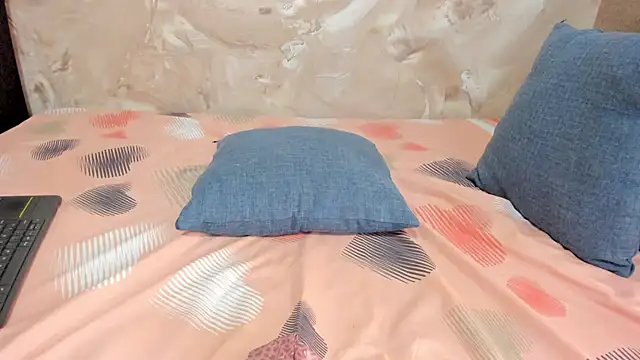 Snapshot of tiffanystonne chatting on February 1, 2025, 7:23 pm tiffanystonne online show from February 1, 2025, 7:23 pm