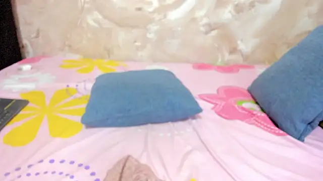 Snapshot of tiffanystonne chatting on March 20, 2025, 5:15 pm tiffanystonne online show from March 20, 2025, 5:15 pm