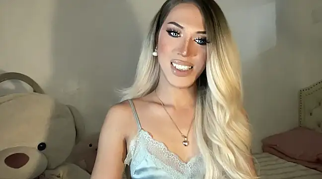 Ts glamxxxx online show from February 2, 2025, 10:35 am