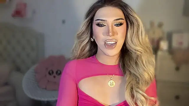 Ts glamxxxx online show from October 5, 2025, 12:31 am