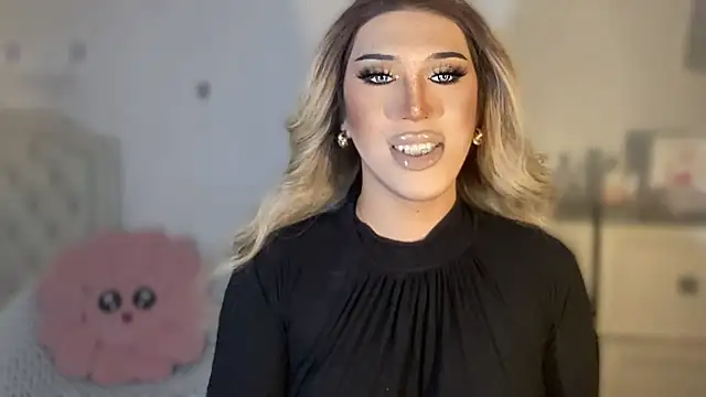 Ts glamxxxx online show from October 18, 2025, 8:04 am