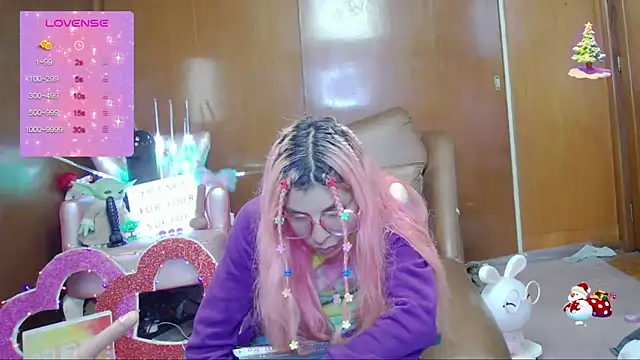 Snapshot of Skinygirl chatting on October 10, 2025, 1:37 am Skinygirl online show from October 10, 2025, 1:37 am