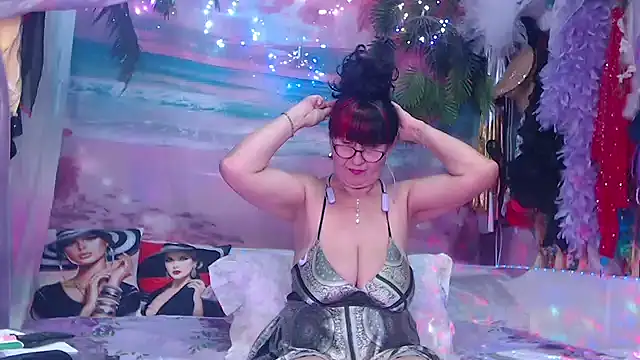 Snapshot of NightOrhideya chatting on September 23, 2025, 12:08 pm NightOrhideya online show from September 23, 2025, 12:08 pm