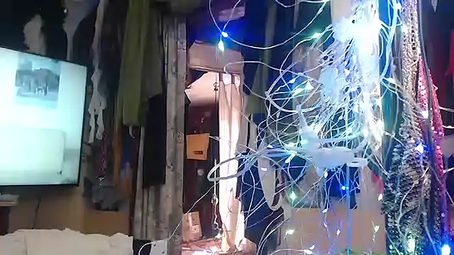 Snapshot of NightOrhideya chatting on October 4, 2025, 11:30 am NightOrhideya online show from October 4, 2025, 11:30 am