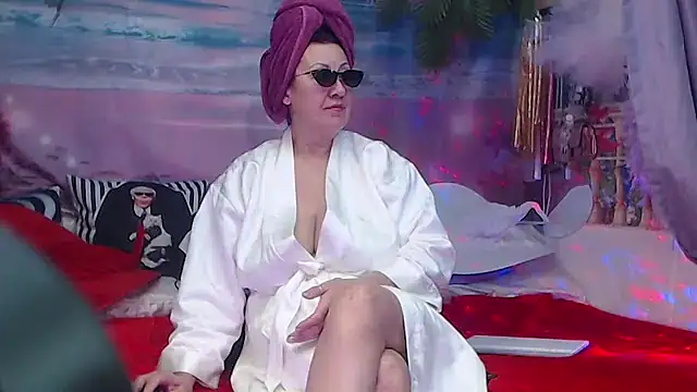 Snapshot of NightOrhideya chatting on November 19, 2025, 1:55 pm NightOrhideya online show from November 19, 2025, 1:55 pm