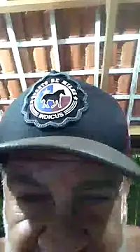 Snapshot of Peludo173317 chatting on December 18, 2024, 1:37 am Peludo173317 online show from December 18, 2024, 1:37 am