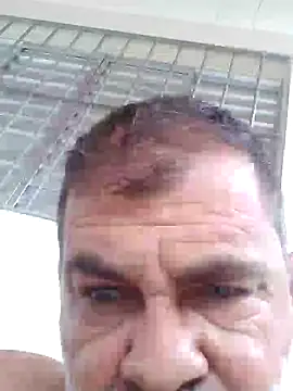 Snapshot of Peludo173317 chatting on September 30, 2025, 6:24 pm Peludo173317 online show from September 30, 2025, 6:24 pm