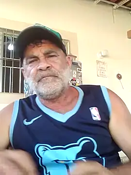 Snapshot of Peludo173317 chatting on November 21, 2025, 7:34 pm Peludo173317 online show from November 21, 2025, 7:34 pm