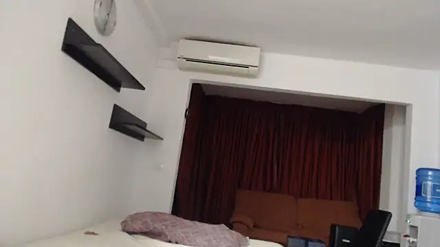 Snapshot of OnlySolovicio chatting on September 12, 2025, 7:47 pm OnlySolovicio online show from September 12, 2025, 7:47 pm