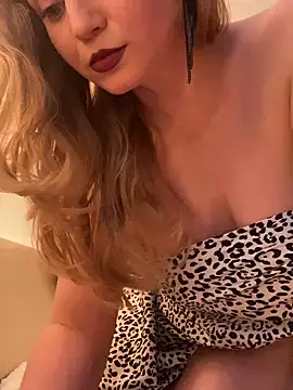 Snapshot of Lady__Maria chatting on February 2, 2025, 4:32 pm Lady  Maria online show from February 2, 2025, 4:32 pm