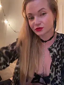 Snapshot of Lady__Maria chatting on September 27, 2025, 4:34 pm Lady  Maria online show from September 27, 2025, 4:34 pm