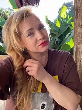 Lady  Maria online show from November 20, 2025, 10:15 am