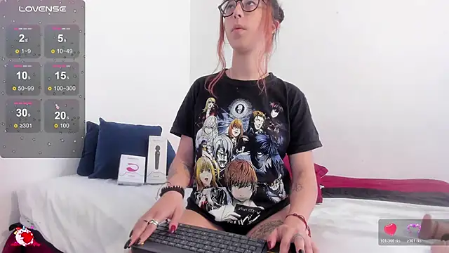 Snapshot of HEAVY_MEGAN chatting on October 25, 2025, 1:07 pm HEAVY MEGAN online show from October 25, 2025, 1:07 pm