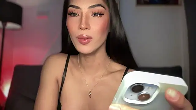 Snapshot of Bella_Gordon chatting on November 30, 2025, 5:00 am Bella Gordon online show from November 30, 2025, 5:00 am