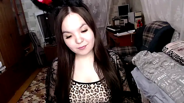 Snapshot of Var_Kiss chatting on February 17, 2025, 12:59 pm Var Kiss online show from February 17, 2025, 12:59 pm