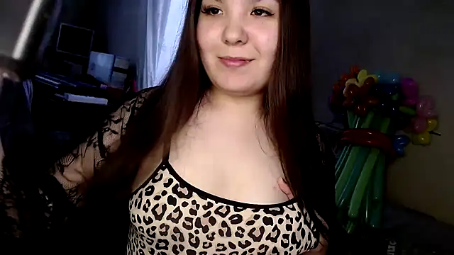 Snapshot of Var_Kiss chatting on March 13, 2025, 10:05 am Var Kiss online show from March 13, 2025, 10:05 am