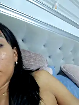 Doll Loren online show from February 19, 2025, 1:51 am