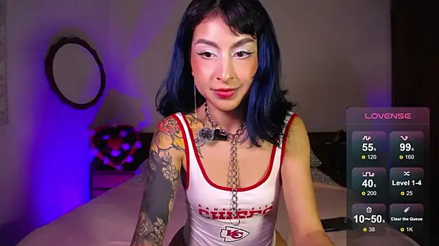 Snapshot of Cinamoonn chatting on February 12, 2025, 6:09 pm Cinamoonn online show from February 12, 2025, 6:09 pm