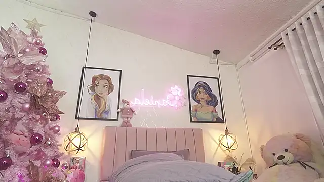 dani parker  online show from November 15, 2025, 7:10 pm