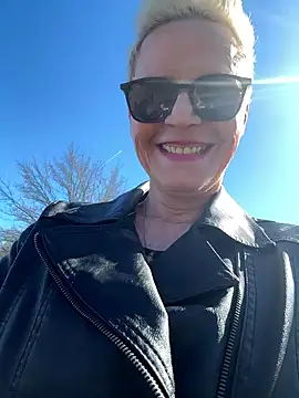 German Milf online show from March 19, 2025, 12:56 pm