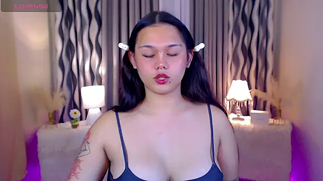 Snapshot of Ella_Fantasiax chatting on October 18, 2025, 6:08 pm Ella Fantasiax online show from October 18, 2025, 6:08 pm