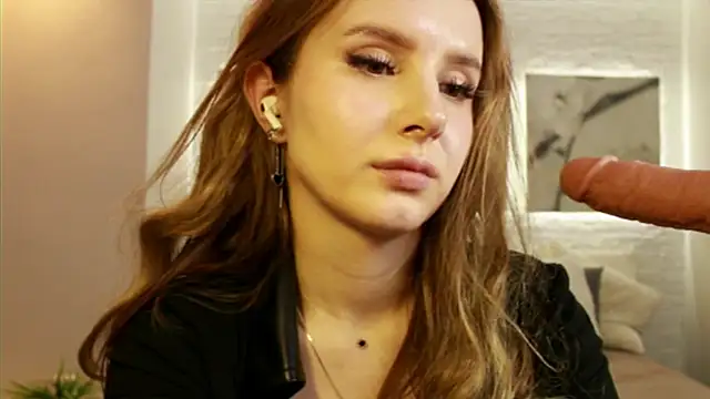 Snapshot of Betty_June chatting on March 8, 2025, 12:22 am Betty June online show from March 8, 2025, 12:22 am