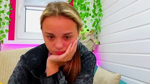 Misss Vikk online show from September 21, 2025, 6:26 am