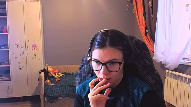 MollyLollipop online show from December 2, 2025, 3:01 am