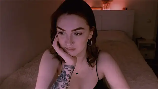 Snapshot of LilyFarey chatting on February 4, 2025, 6:49 pm LilyFarey online show from February 4, 2025, 6:49 pm