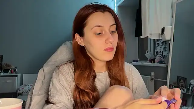 Uniarten online show from October 7, 2025, 6:16 pm