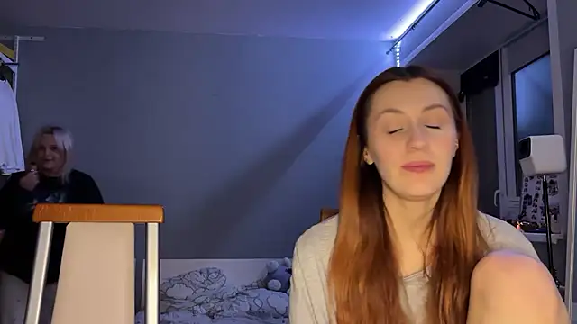 Uniarten online show from November 12, 2025, 8:19 pm