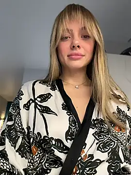 Kylie Desire online show from November 4, 2025, 4:33 am