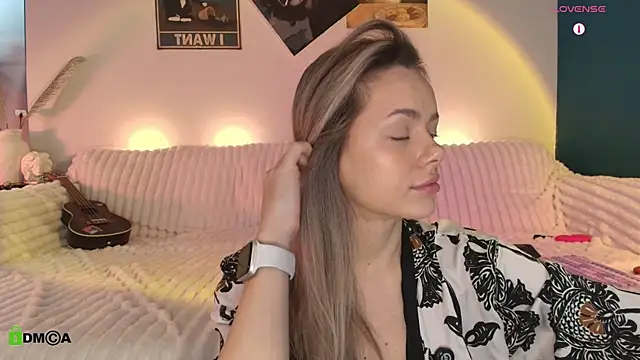 Kylie Desire online show from December 14, 2025, 4:07 am