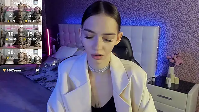 SophieCatty online show from February 25, 2025, 9:42 am