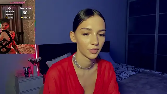 SophieCatty online show from November 30, 2025, 11:47 am